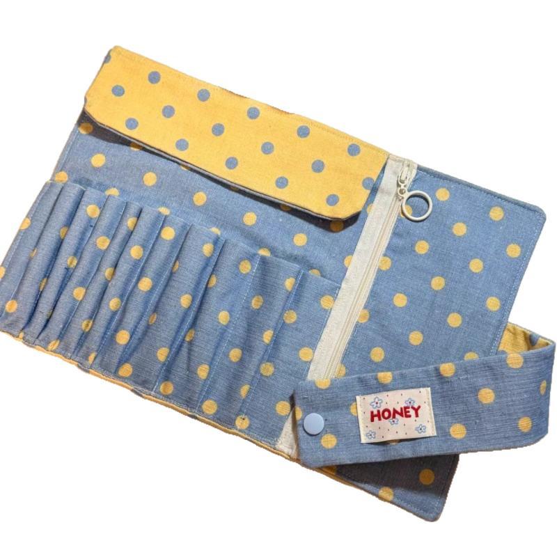 Vintage Polka Dot Roll Up Penc - đánh giá và giá Makeup