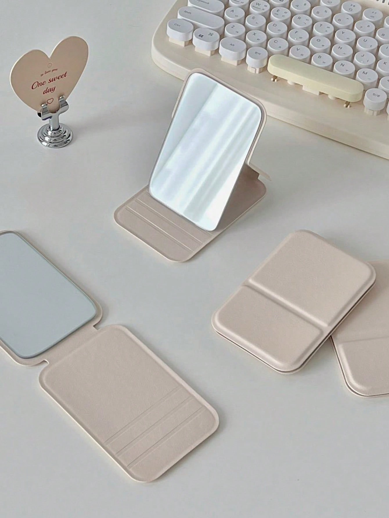 Portable Folding Mini Makeup M - đánh giá và giá Makeup